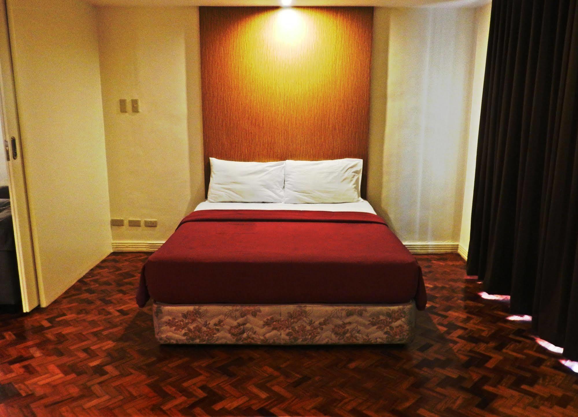 Salcedo Suites San Pedro Makati Exterior foto