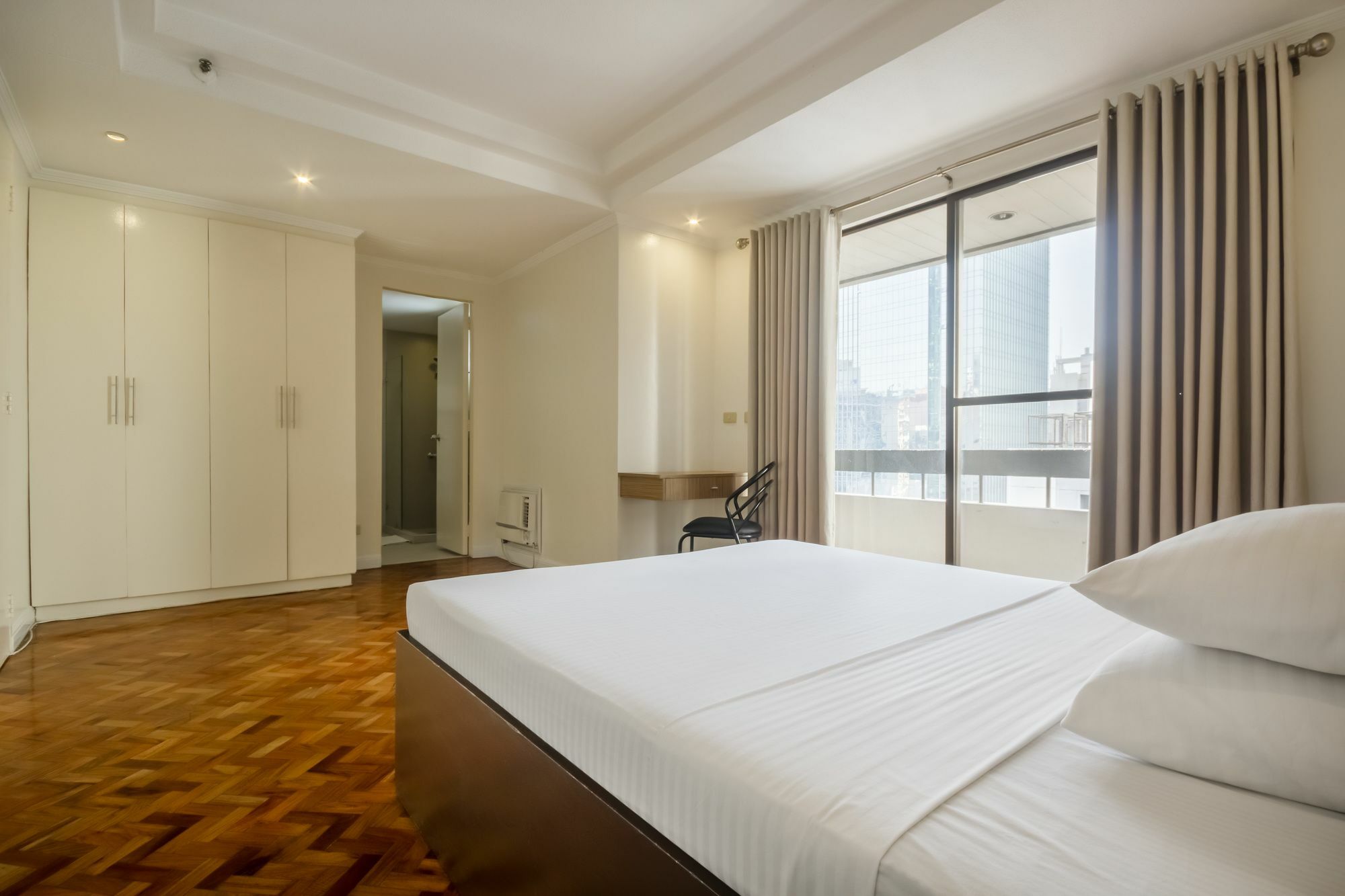 Salcedo Suites San Pedro Makati Exterior foto